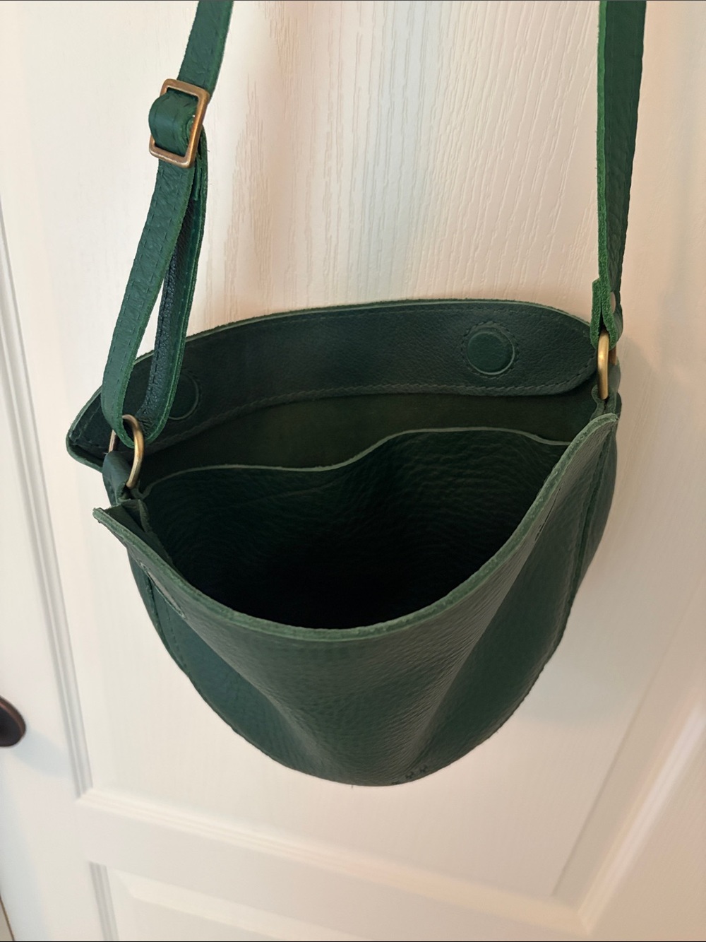 Portland Leather Bacalar Medium Crossbody Shoulder Bag - Picture 2 of 7
